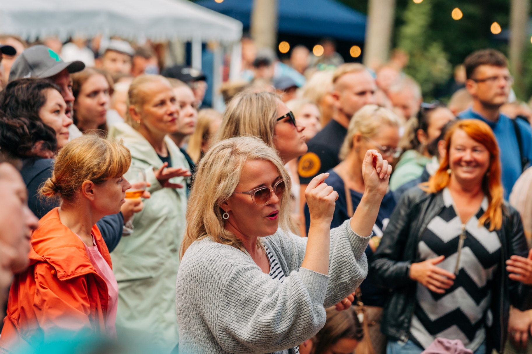 Tantsiv publik Angerjafestivalil